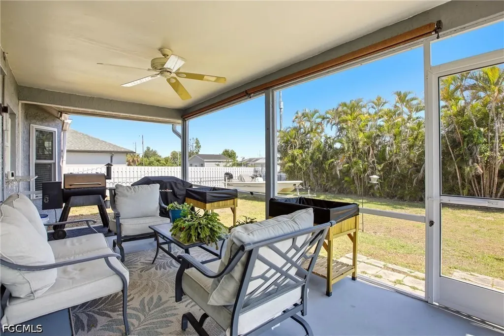 202 SE 10th Terrace Cape Coral FL 33990