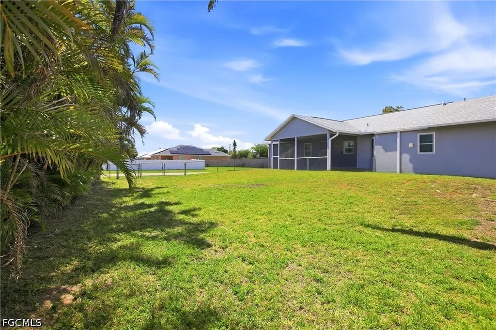 202 SE 10th Terrace Cape Coral FL 33990