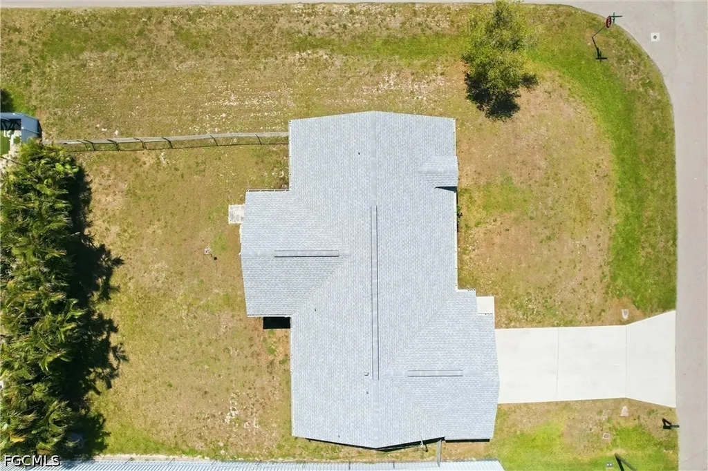 202 SE 10th Terrace Cape Coral FL 33990