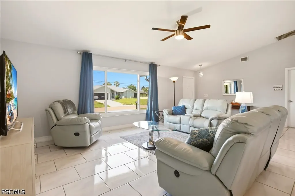 202 SE 10th Terrace Cape Coral FL 33990