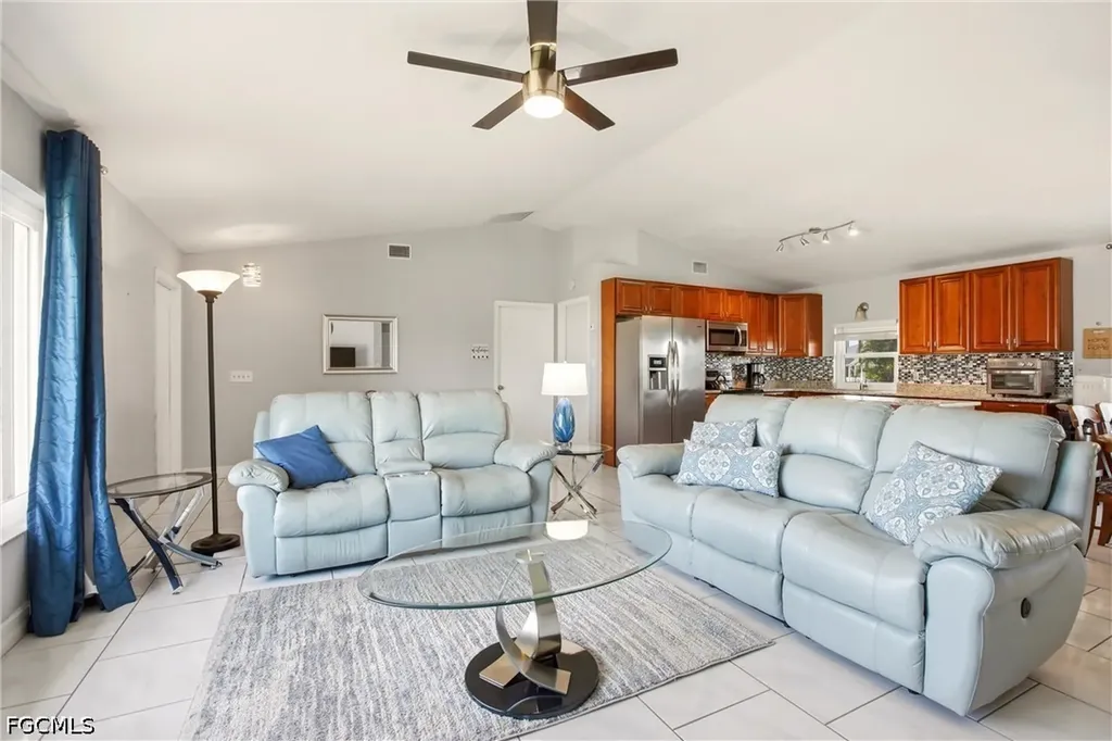 202 SE 10th Terrace Cape Coral FL 33990