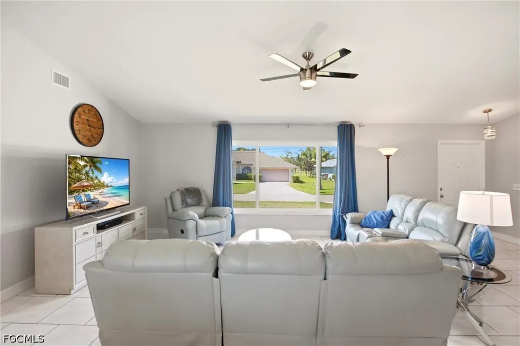 202 SE 10th Terrace Cape Coral FL 33990
