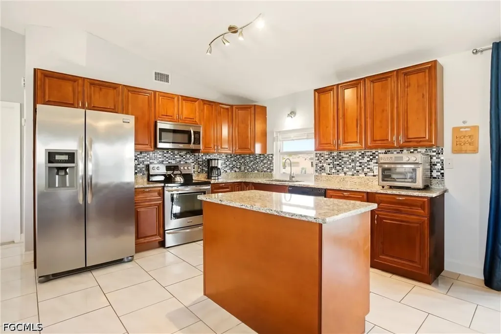 202 SE 10th Terrace Cape Coral FL 33990