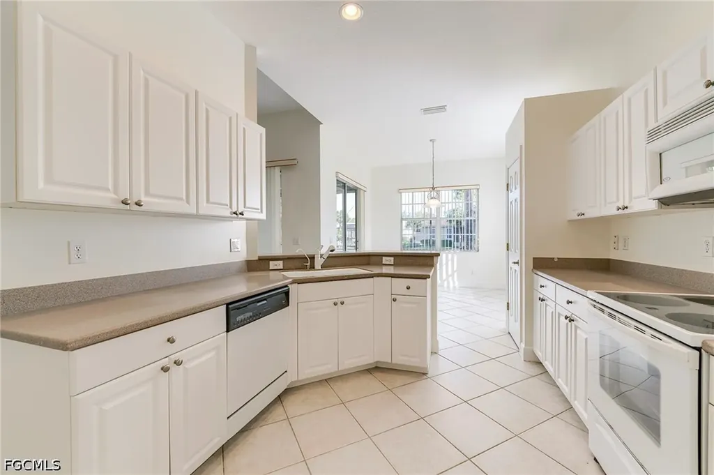 8916 Dartmoor Way Fort Myers FL 33908
