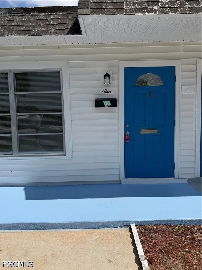 9 Hamlin Court Lehigh Acres FL 33936