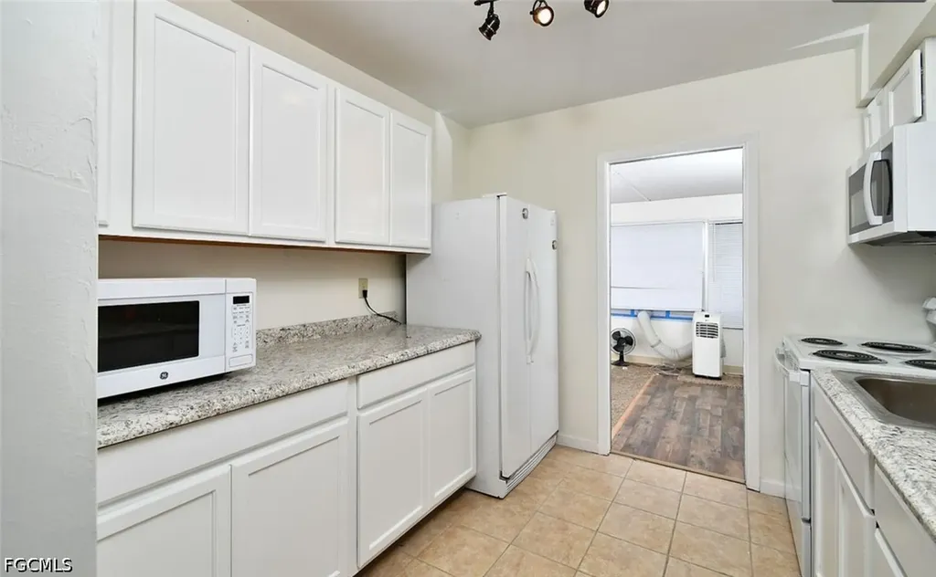9 Hamlin Court Lehigh Acres FL 33936