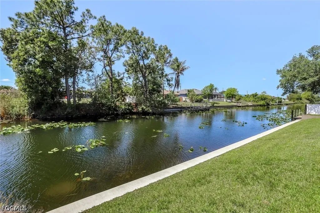512 SW 15th Street Cape Coral FL 33991