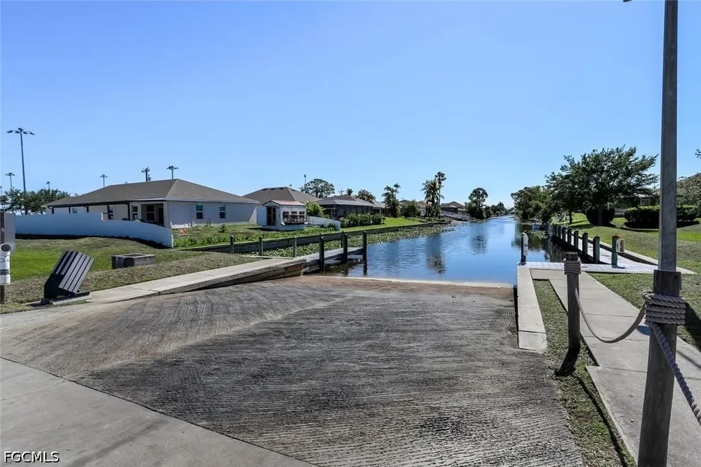 512 SW 15th Street Cape Coral FL 33991