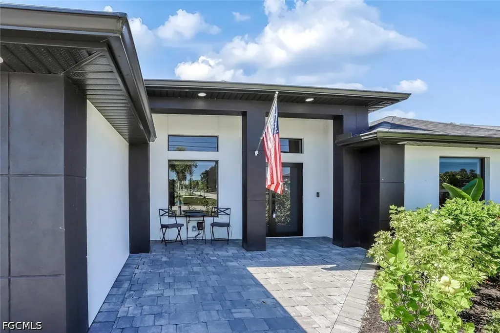 512 SW 15th Street Cape Coral FL 33991