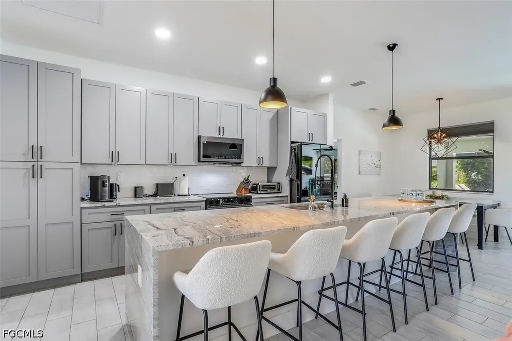 512 SW 15th Street Cape Coral FL 33991