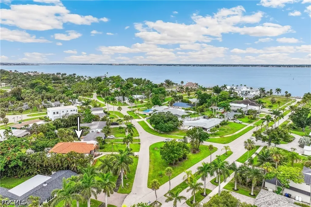 1358 Hopedale Drive Fort Myers FL 33919