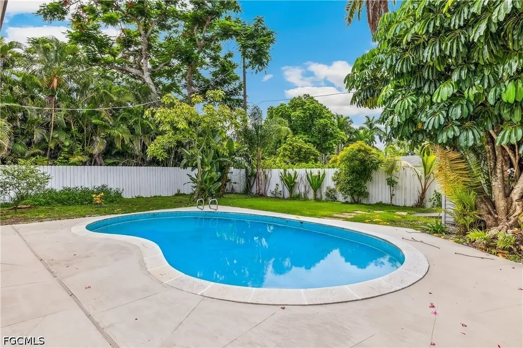 1358 Hopedale Drive Fort Myers FL 33919