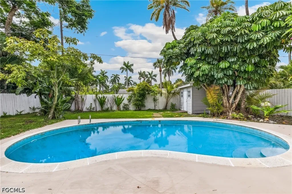 1358 Hopedale Drive Fort Myers FL 33919