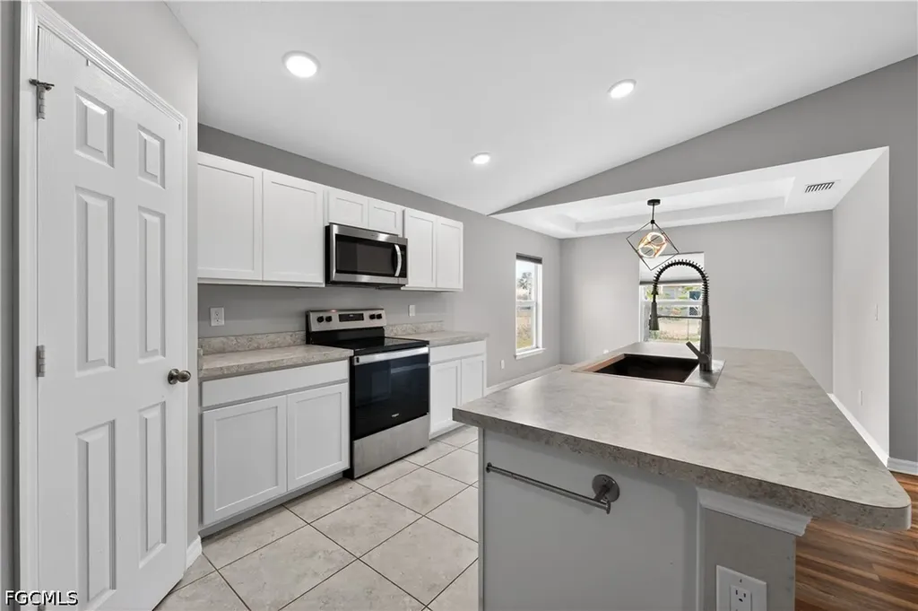 1716 NW 29th Street Cape Coral FL 33993