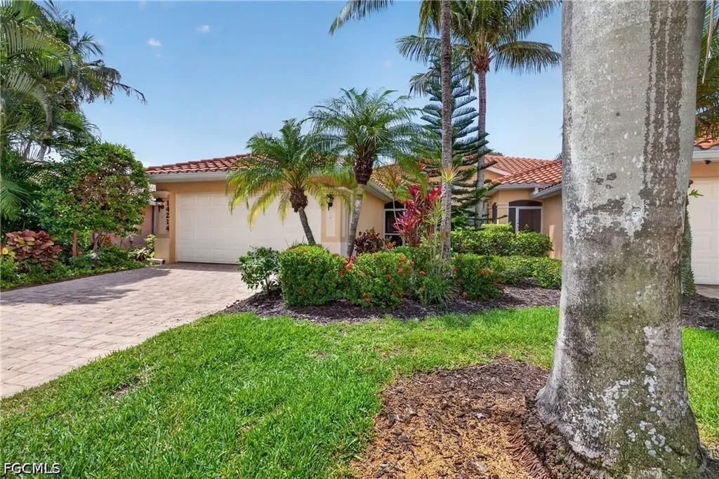 14214 Manchester Drive Naples FL 34114