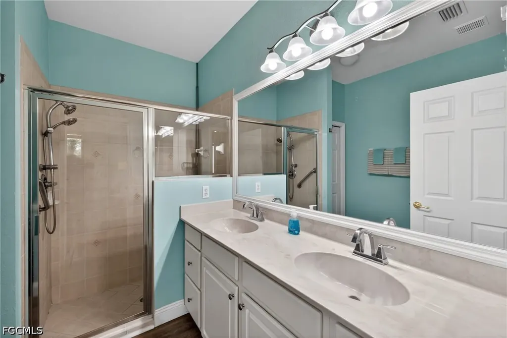 14214 Manchester Drive Naples FL 34114