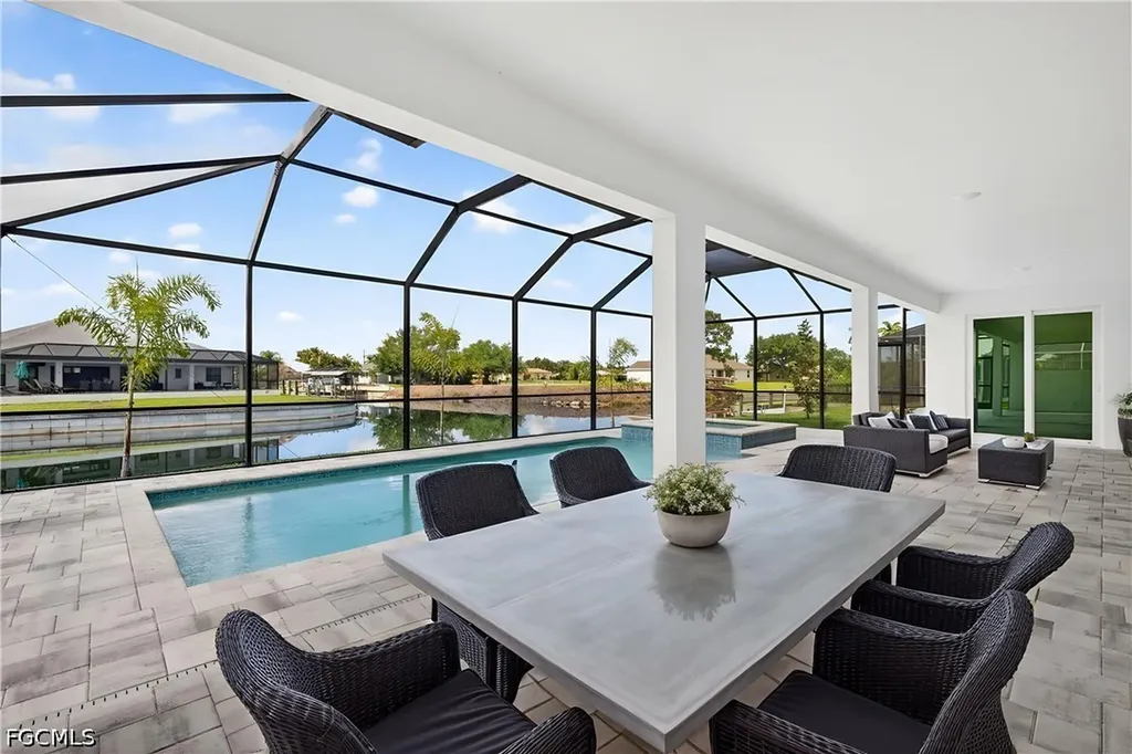 136 SW 12th Street Cape Coral FL 33991