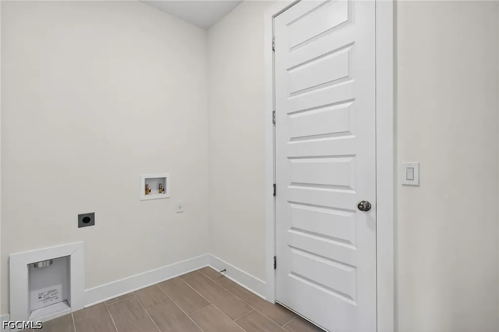 136 SW 12th Street Cape Coral FL 33991