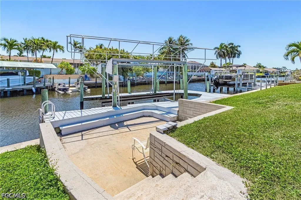 3021 SE 16th Place Cape Coral FL 33904