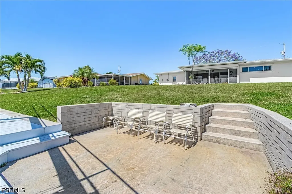 3021 SE 16th Place Cape Coral FL 33904