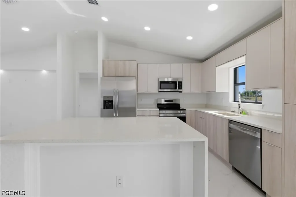 1906 NE 16th Place Cape Coral FL 33909