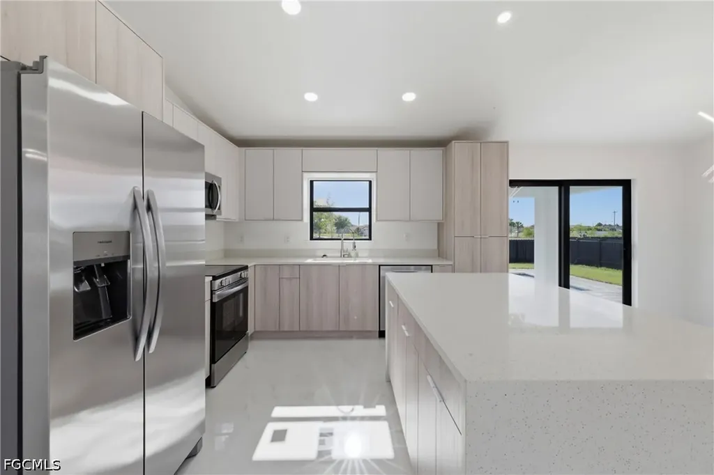 1906 NE 16th Place Cape Coral FL 33909