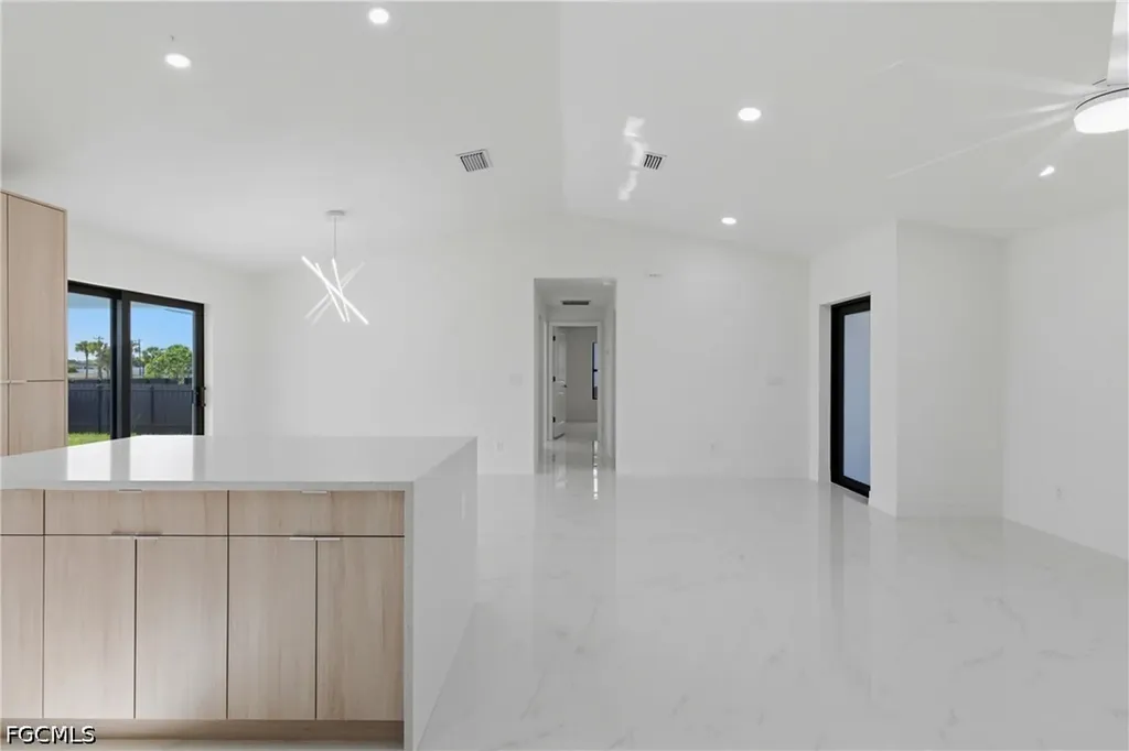 1906 NE 16th Place Cape Coral FL 33909