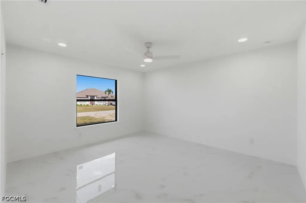 1906 NE 16th Place Cape Coral FL 33909
