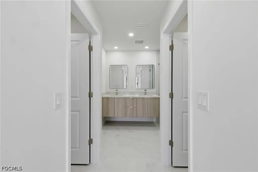 1906 NE 16th Place Cape Coral FL 33909