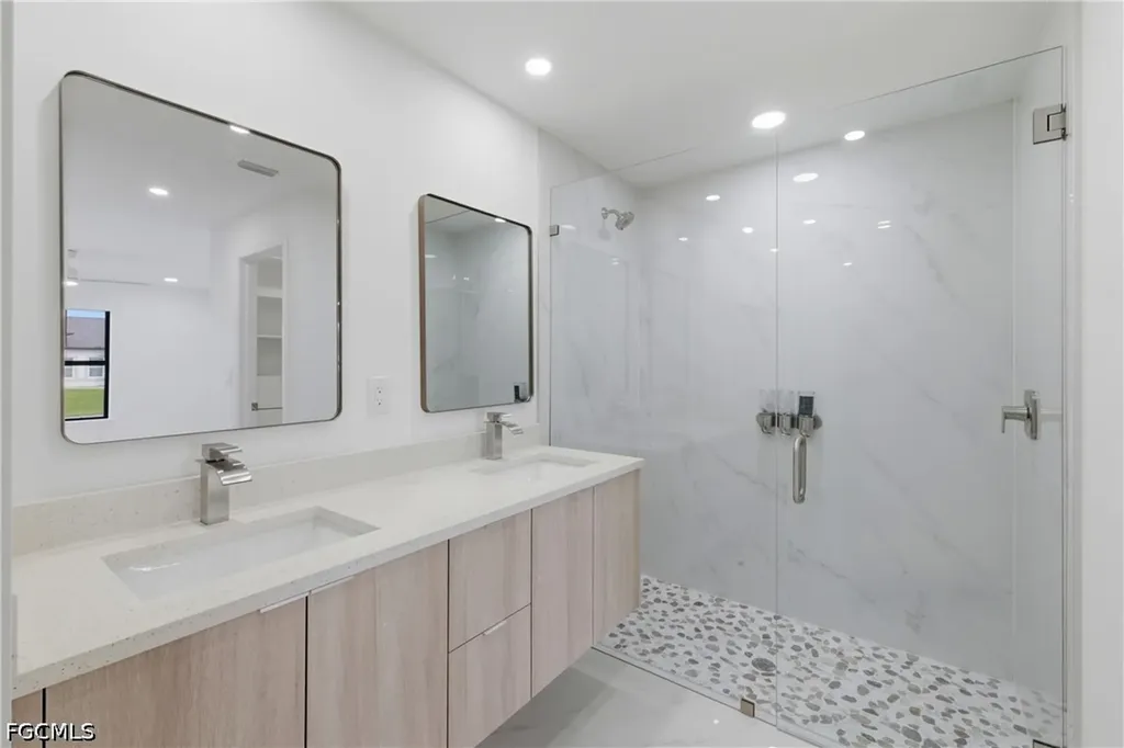 1906 NE 16th Place Cape Coral FL 33909