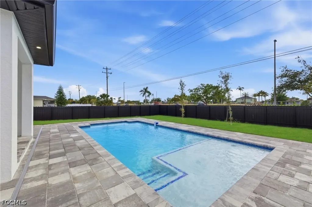 1906 NE 16th Place Cape Coral FL 33909