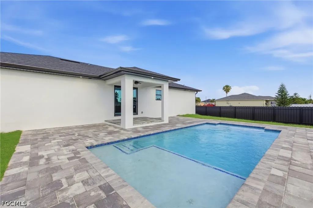 1906 NE 16th Place Cape Coral FL 33909