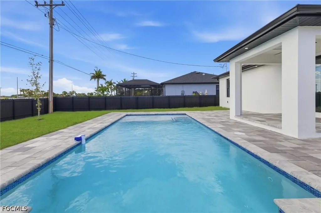 1906 NE 16th Place Cape Coral FL 33909
