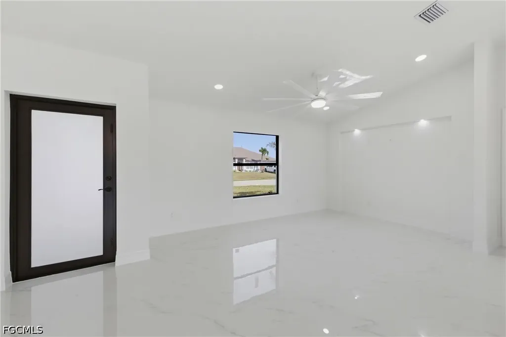1906 NE 16th Place Cape Coral FL 33909