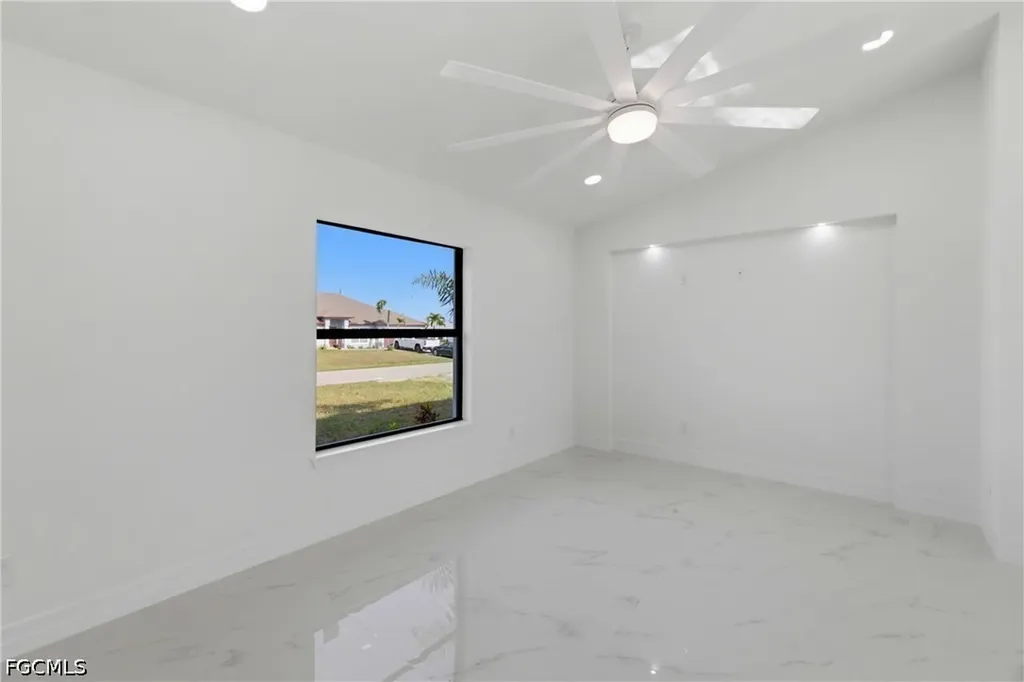 1906 NE 16th Place Cape Coral FL 33909