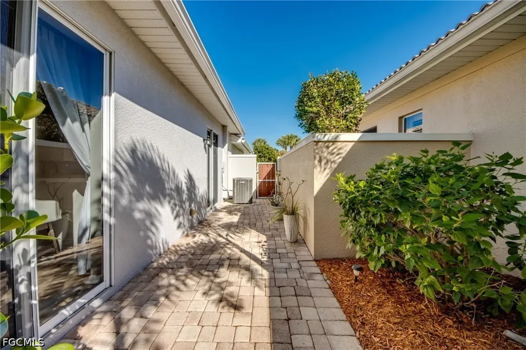 10600 Tirano Court Fort Myers FL 33913