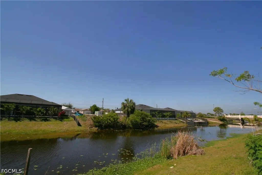 1728 NE 12th Terrace Cape Coral FL 33909