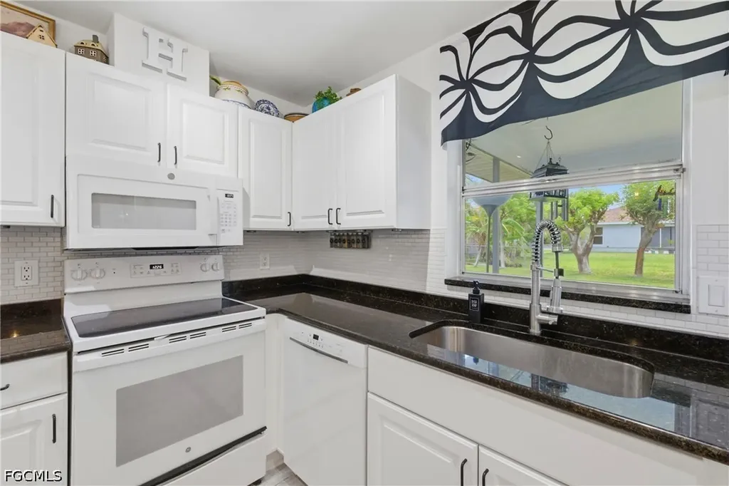 4329 SW 1st Place Cape Coral FL 33914