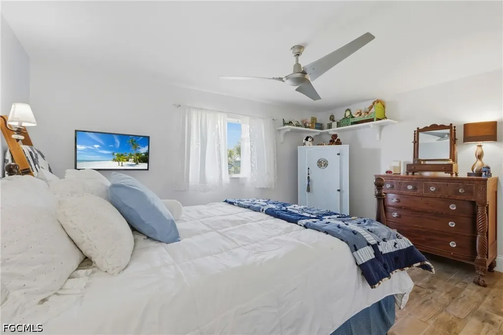 4329 SW 1st Place Cape Coral FL 33914