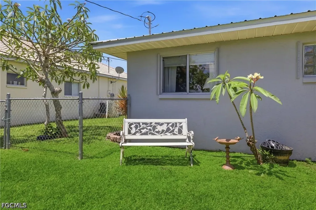 4329 SW 1st Place Cape Coral FL 33914