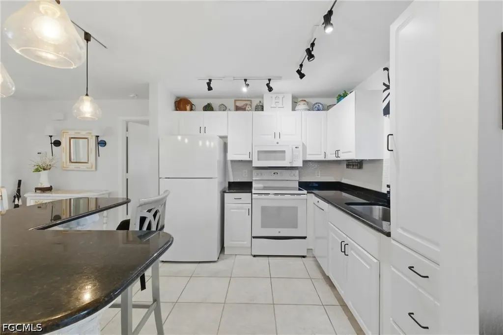 4329 SW 1st Place Cape Coral FL 33914
