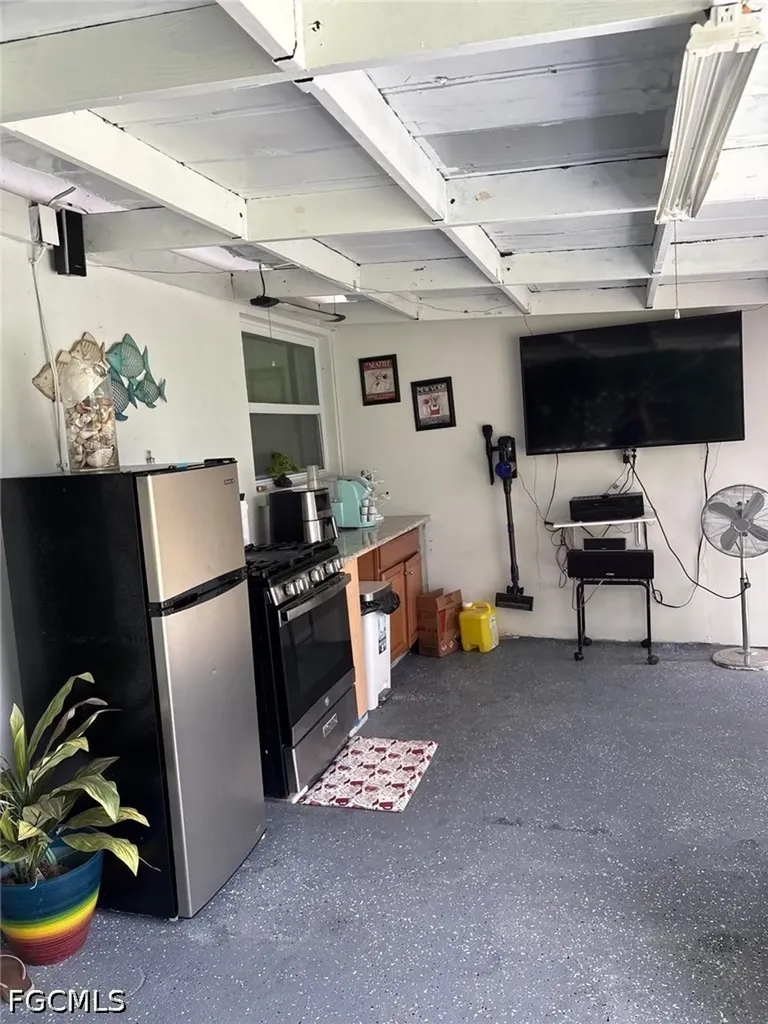 2702 SE 17th Place Cape Coral FL 33904