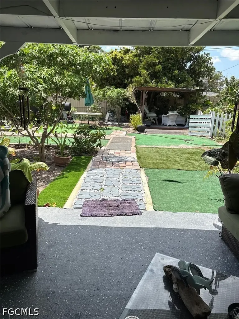 2702 SE 17th Place Cape Coral FL 33904