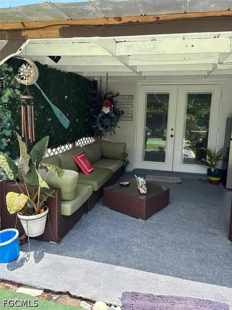 2702 SE 17th Place Cape Coral FL 33904