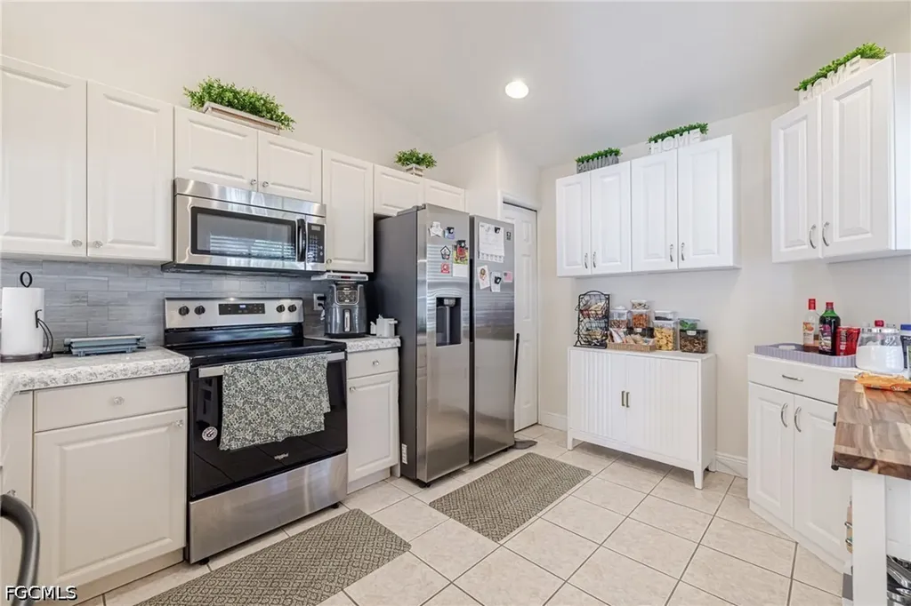 2305 Summersweet Drive Alva FL 33920