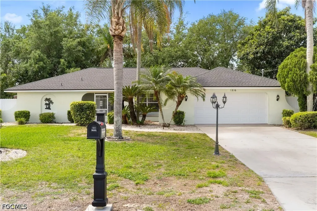 1216 E 3rd Street Lehigh Acres FL 33936