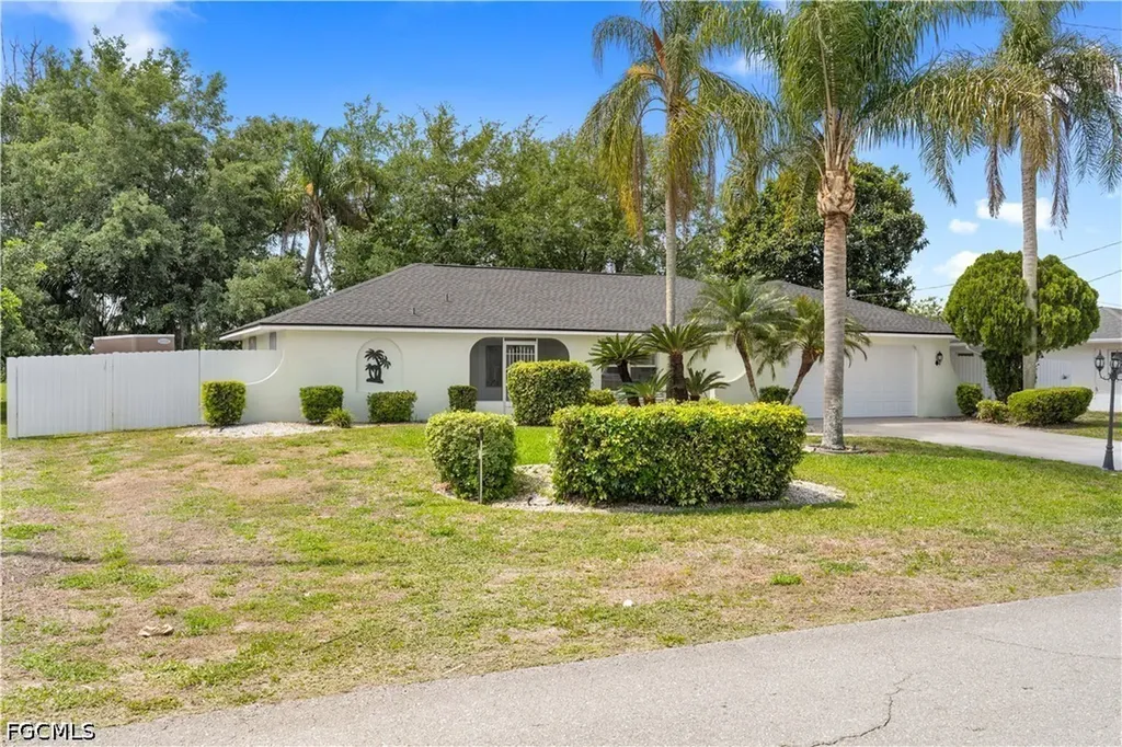 1216 E 3rd Street Lehigh Acres FL 33936