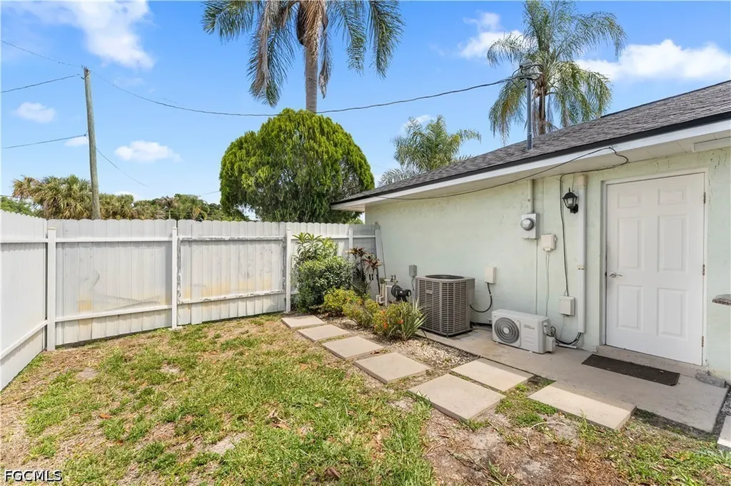 1216 E 3rd Street Lehigh Acres FL 33936