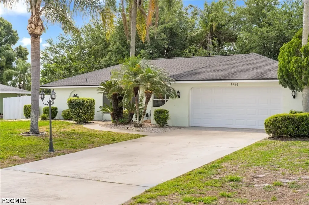 1216 E 3rd Street Lehigh Acres FL 33936