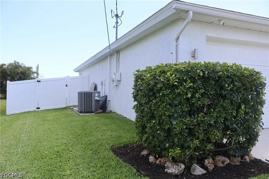1632 SW 18th Street Cape Coral FL 33991